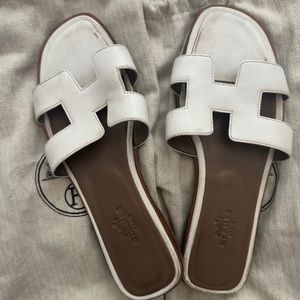 ☁️Authentic hermes oran sandals🤍